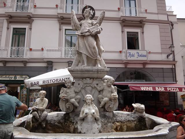 Fonte na cidade de Amalfi.