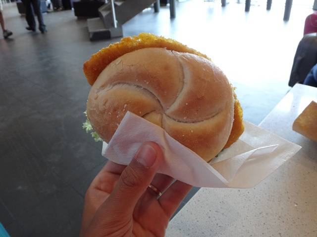 Lanche na estação de trens em Nápoles.