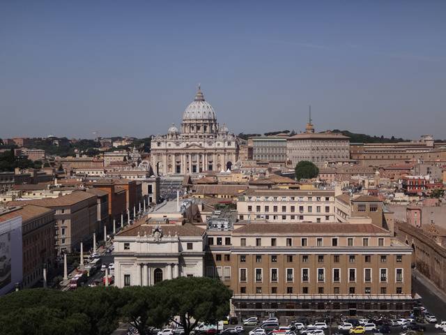 Igreja de São Pedro, no Vaticano, vista do terraço do Castelo Sant'Angelo.