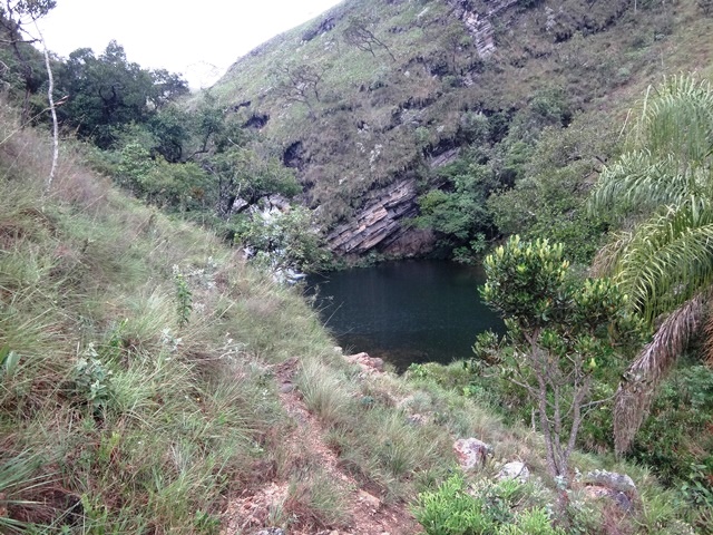 Poço da Cachoeira da Capivara visto da trilha.
