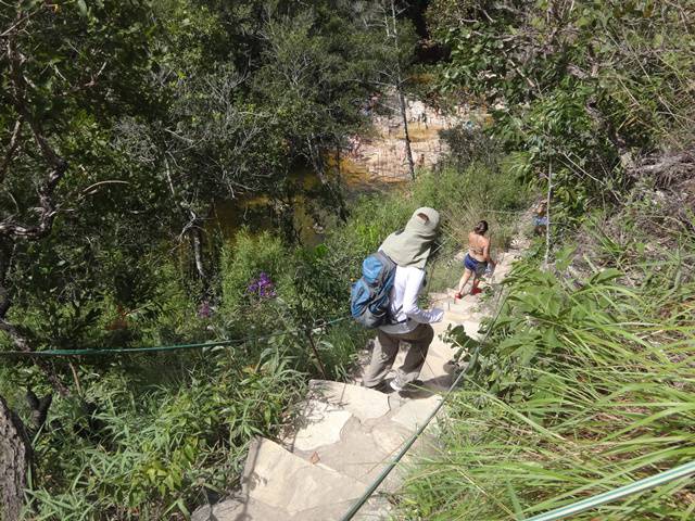 Trilha do Sol. Escadaria para a Cachoeira do Grito.