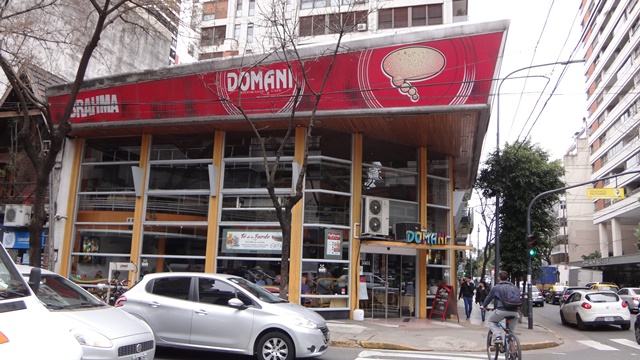 Restaurante Domani, nada turístico, em Buenos Aires.