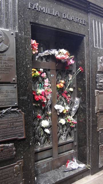 Túmulo de Eva Perón - Evita - no Cemitério da Recoleta.