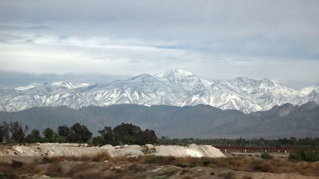 Saindo de Mendoza - Rodovia Nacional 40 - Ruta 40.