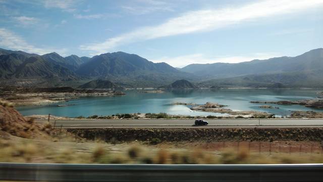 Represa de Potrerillos, no Rio Mendoza.