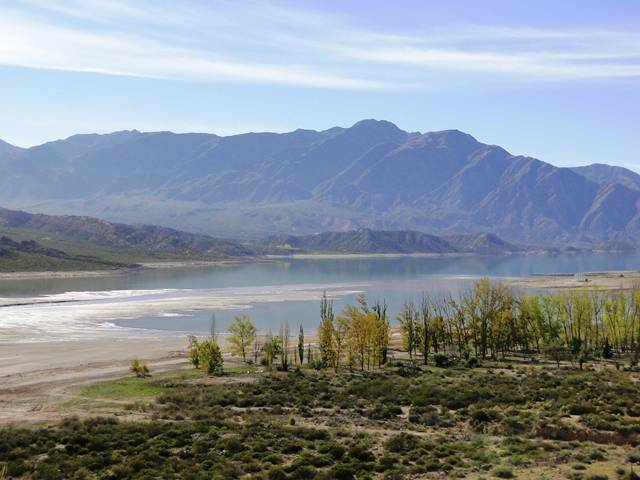 Represa de Potrerillos, no Rio Mendoza.