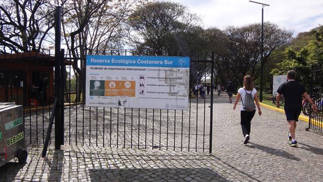 Puerto Madero - Entrada do parque Costanera Sur.