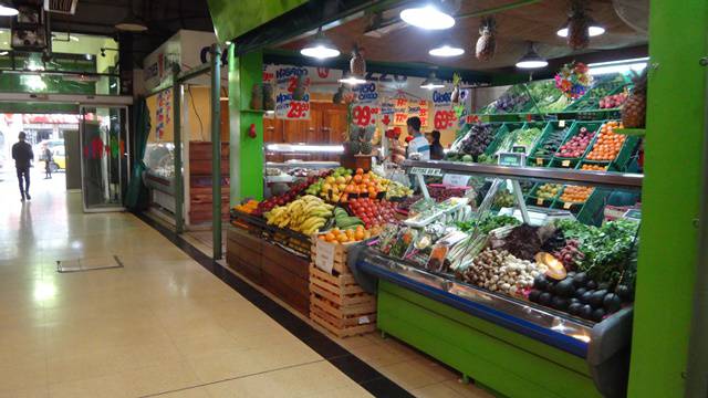 Mendoza - Mercado Municial, na Av. Las Heras.