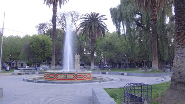Mendoza - Plaza Chile.