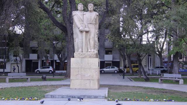 Mendoza - Plaza Chile.