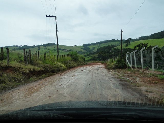 Estrada Bueno Brandão-Munhoz, acesso para a pousada