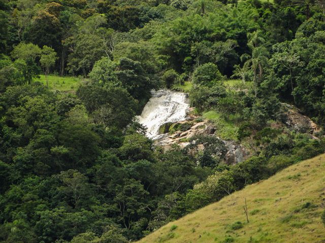 Enfim avistamos uma cachoeira