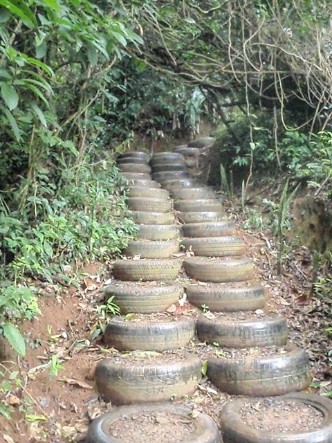 Trilha com pneus até a Cachoeira dos Felix