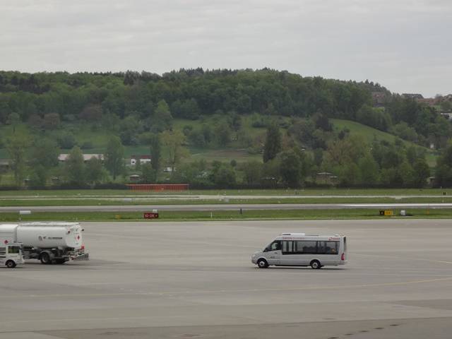 Pela janela do aeroporto de Zurique.