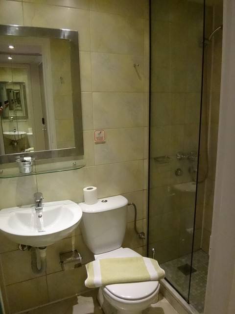 WC - Quarto do Niki AThens Hotel.