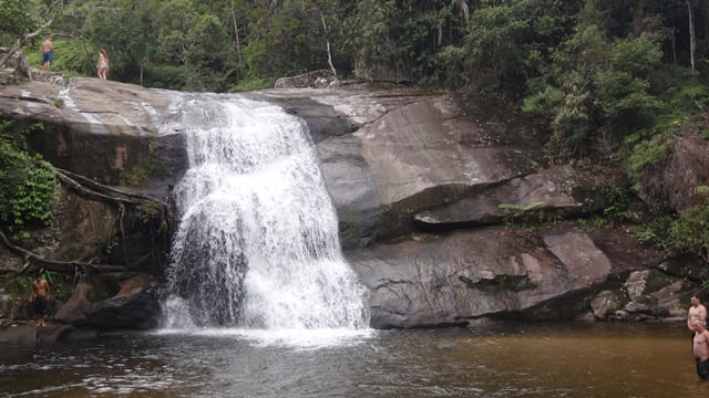 Piscina natural da Cachoeira do Primirim, em Ubatuba.