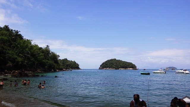 Praia Menor, na Ilha das Couves, em Ubatuba.