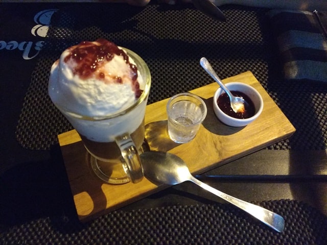 Mousse de chocolate com Buffalato - restaurante Fatto di Bufala, em Brotas.