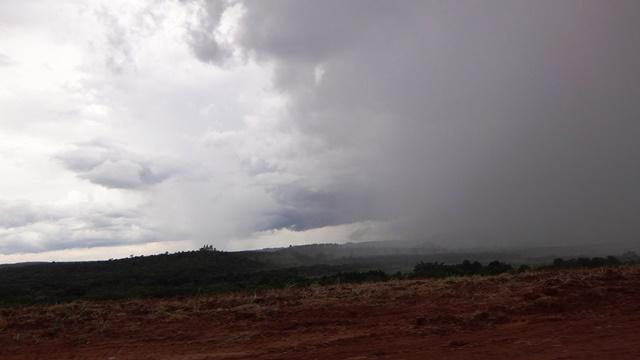 Chuva nos acompanhando na volta para a pousada.