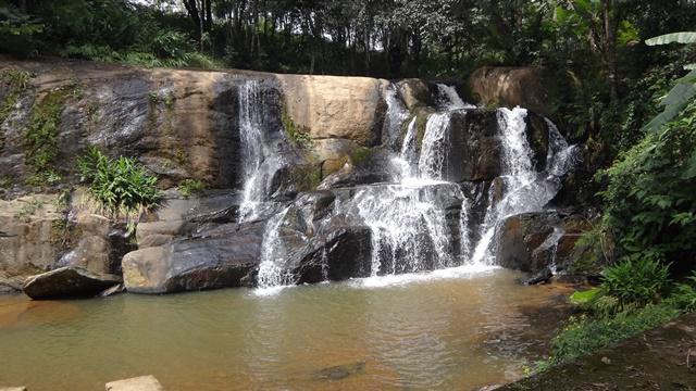 Cachoeira no Paraíso do Shimeji.