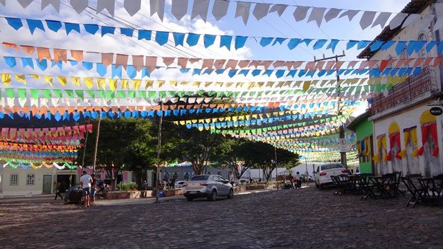 Cidade decorada para as festas juninas.