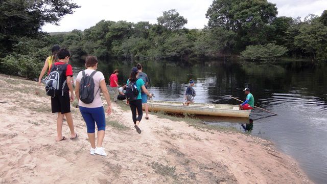 Barco para travessia do Rio Paraguaçu.