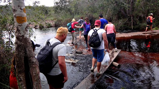 Iniciando a caminhada até a Cachoeira do Buracão, na Chapada Diamantina.