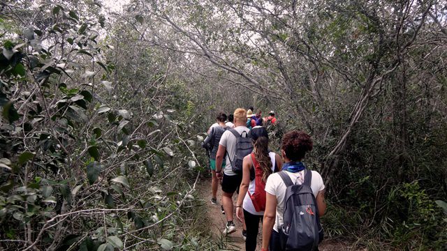 Iniciando a caminhada até a Cachoeira do Buracão, na Chapada Diamantina.