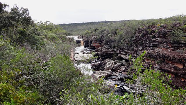 Trilha até a Cachoeira do Buracão, na Chapada Diamantina.