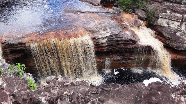 Trilha até a Cachoeira do Buracão, na Chapada Diamantina.