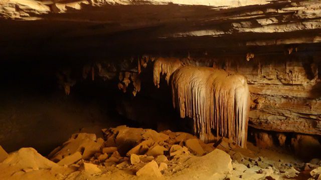 Saída da Gruta Lapa Doce, vista por fora. O acesso é bem menor.