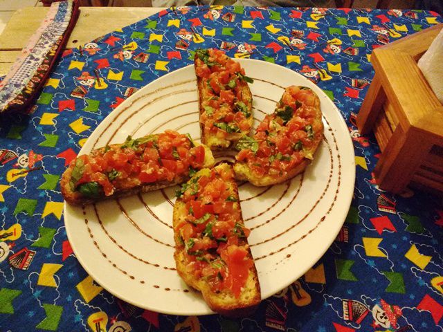 Bruschetta como entradinha antes do jantar.