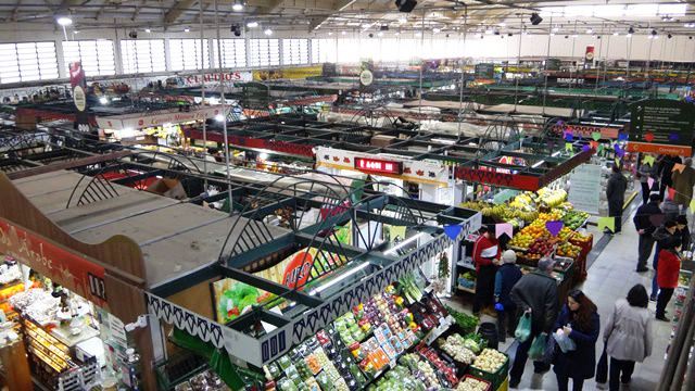 Piso superior do Mercado Municipal de Curitiba.