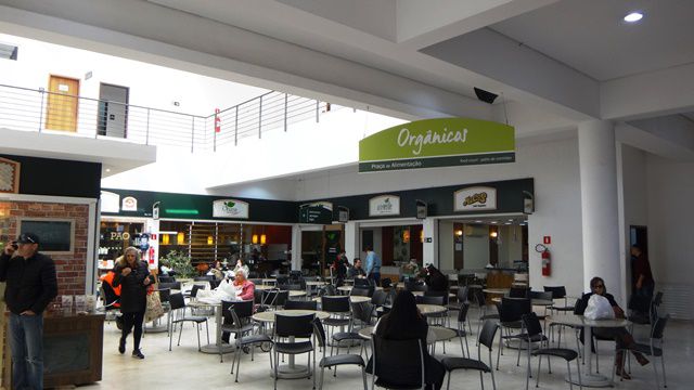 Piso superior do Mercado Municipal de Curitiba.