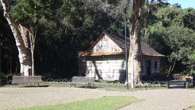 Réplicas de casas polonesas no Bosque do Papa.