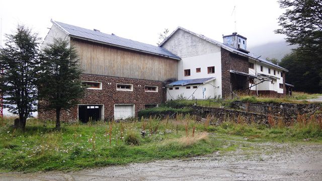 Estrutura de hotelaria abandonada