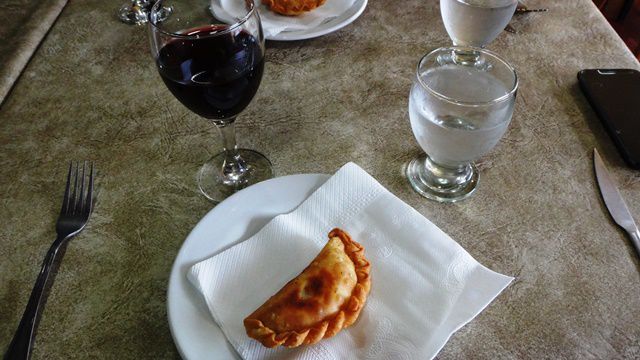 Almoço no restaurante La Casona - empanadas