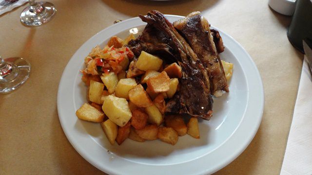 Cordeiro com batatas - Restaurante Bodegón Fueguino, Ushuaia