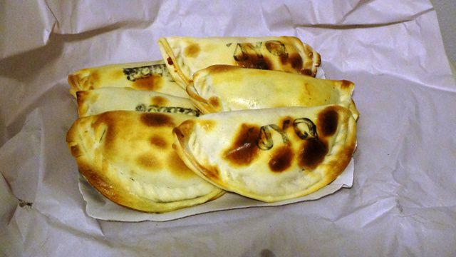 Empanadas de carne, frango e presunto e queijo