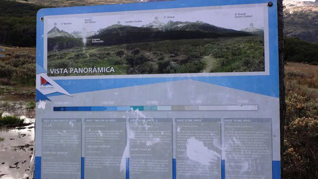 Ushuaia - trekking Laguna Esmeralda - painel informativo
