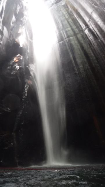 Pedra Caída - Cachoeira do Santuário