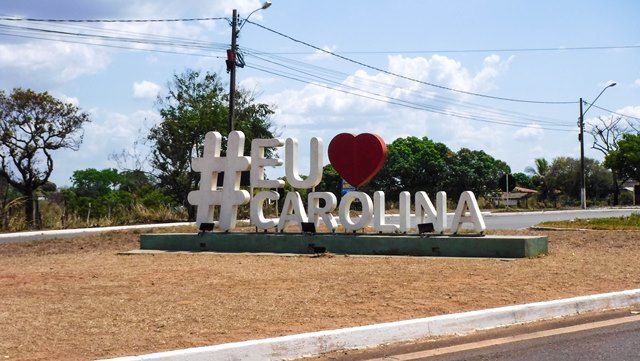 Foto do letreiro na entrada da cidade