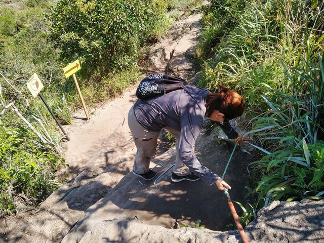 Descendo para visitar a cachoeira