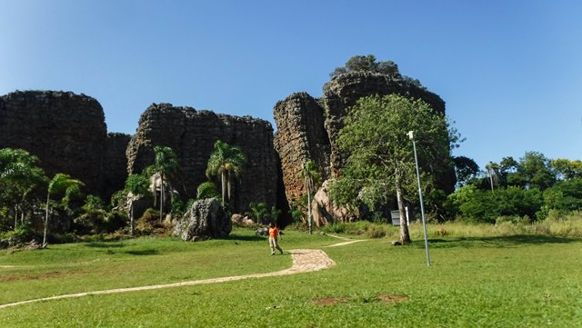 Chegando nas formações de arenito do Parque Vila Velha