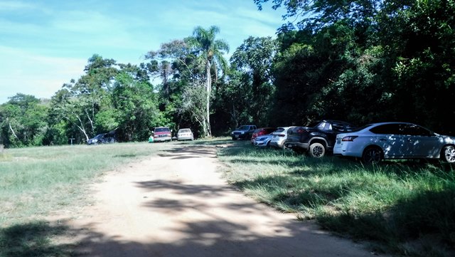 Estacionamento - cachoeira da Mariquinha.