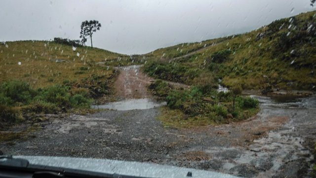 Caminho para a Cachoeira do Rio dos Bugres