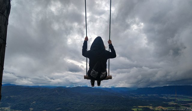 Dona Patroa no balanço infinito