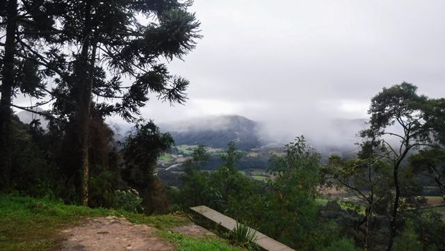 Mirante na estrada para o Morro da Igreja