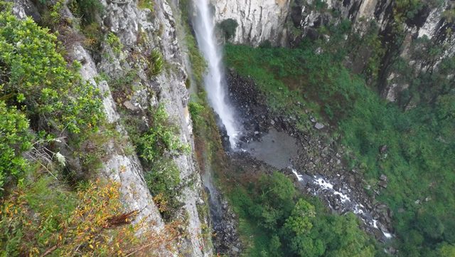 Parque Mundo Novo - Cachoeira do Avencal