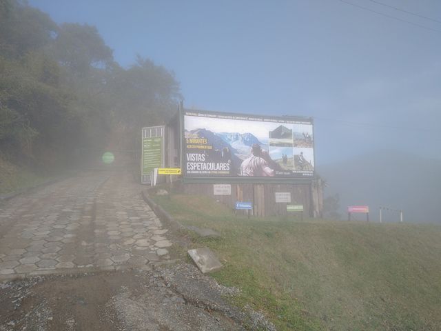 Chegamos ao Parque, e a neblina dominava tudo